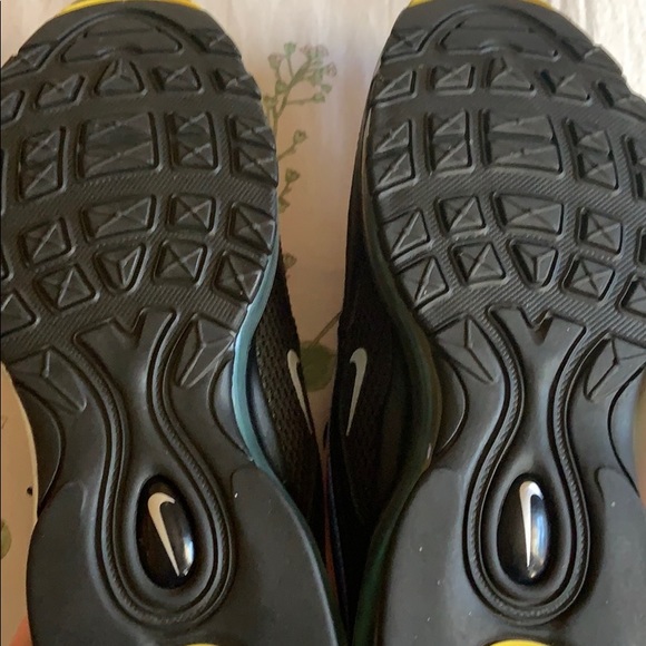 womens air max 97 - Picture 4 of 6